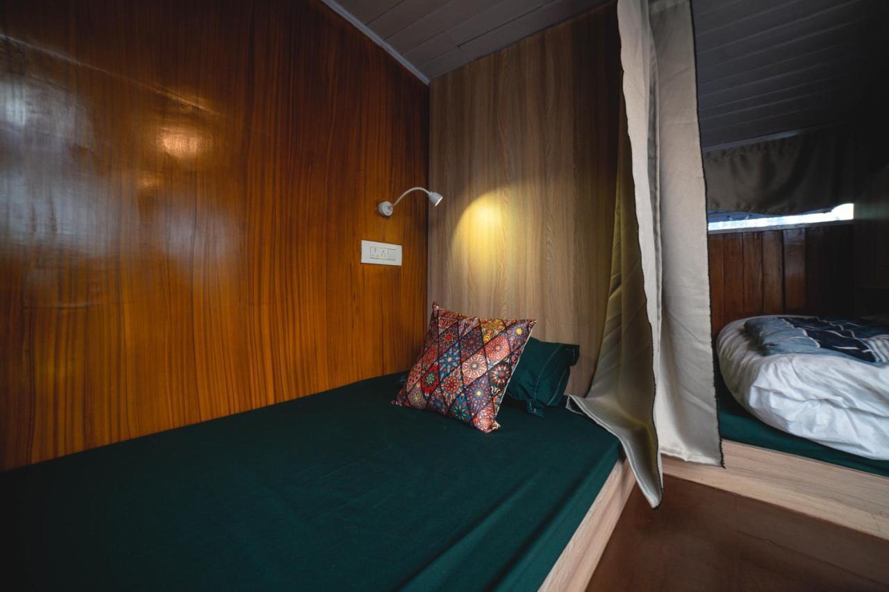 Tag Along 2 0 Hostel Гангток Экстерьер фото