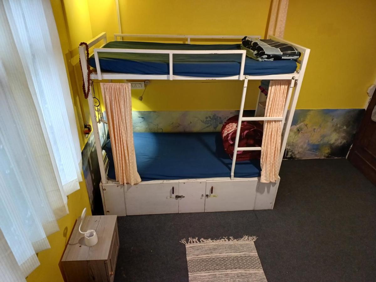Tag Along 2 0 Hostel Гангток Экстерьер фото